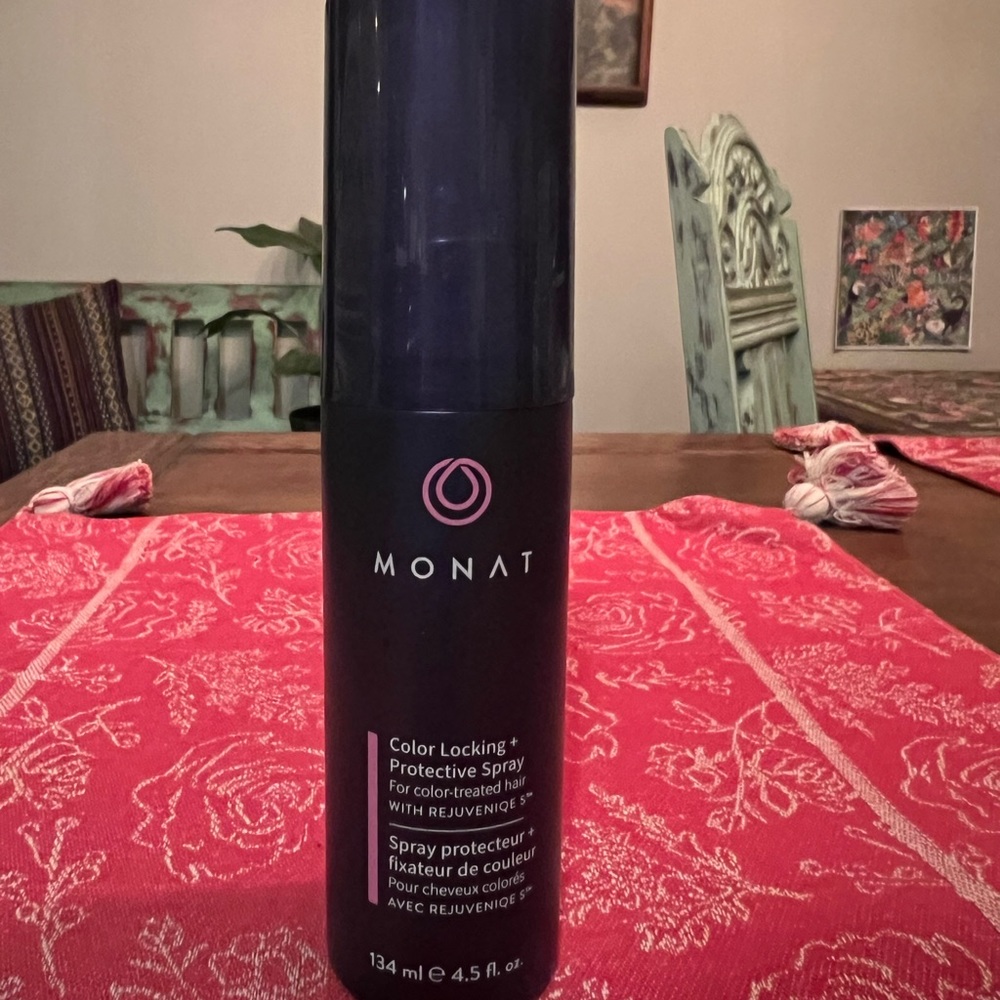 Color locking protective spray by monat brand new
